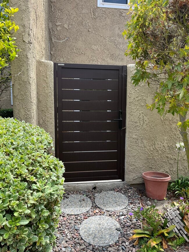 Entrance to Studio - 2255 Ohio Ave