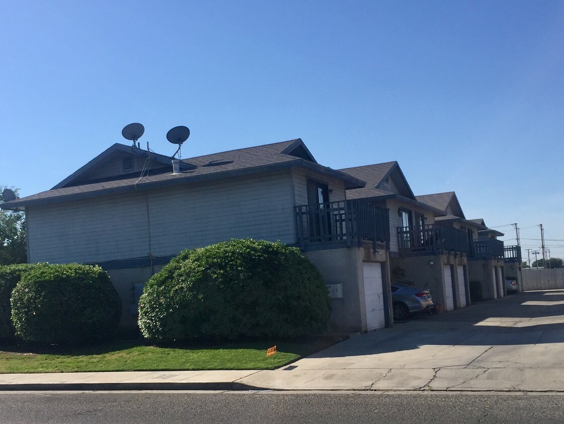 Foto principal - 757 W Putnam Ave