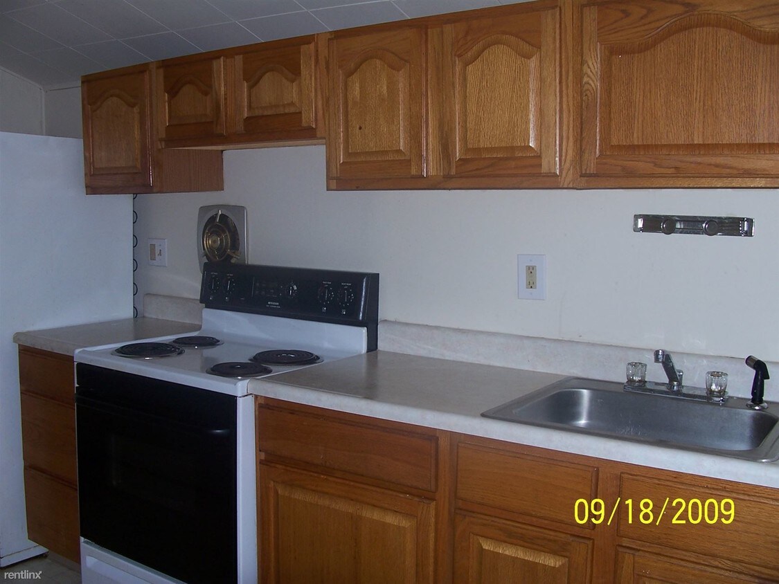 Building Photo - 921 Tyler Ave