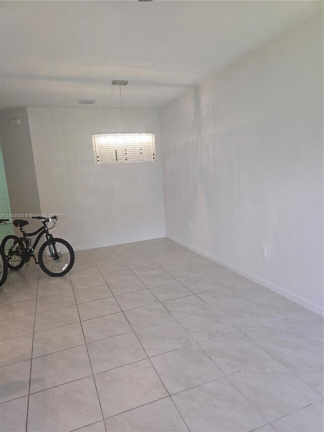Foto del edificio - 1141 NW 208th Terrace