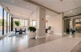 Building Photo - 5150 Hidalgo St