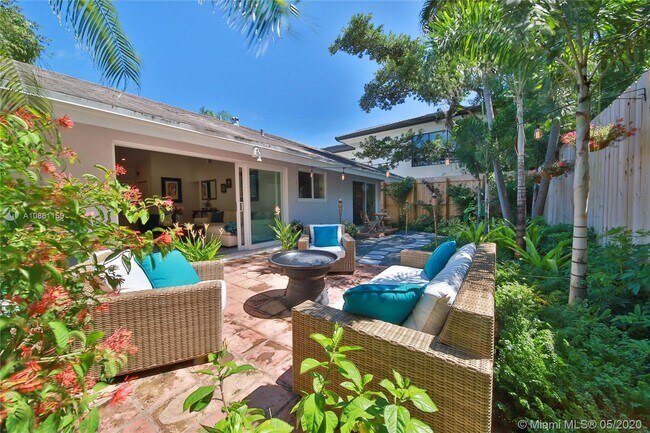 Foto del edificio - 3076 Gifford Ln