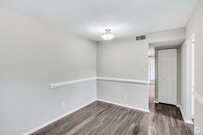 B1 -2BR, 1BA - 925SF - Dining Area - Lake Village