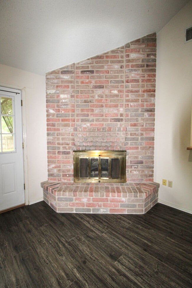 Building Photo - 2505 Kline Cir