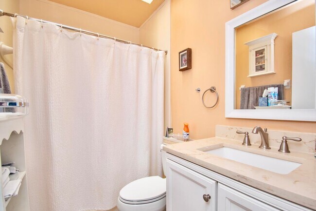 Foto del edificio - 6640 Thornhill Ct