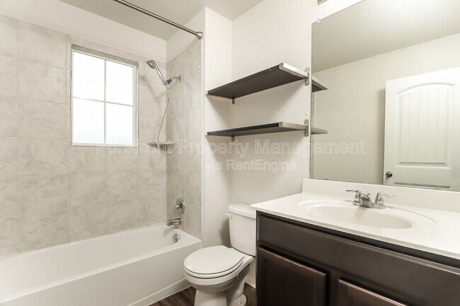 Foto del edificio - 2935 Thackery Groove