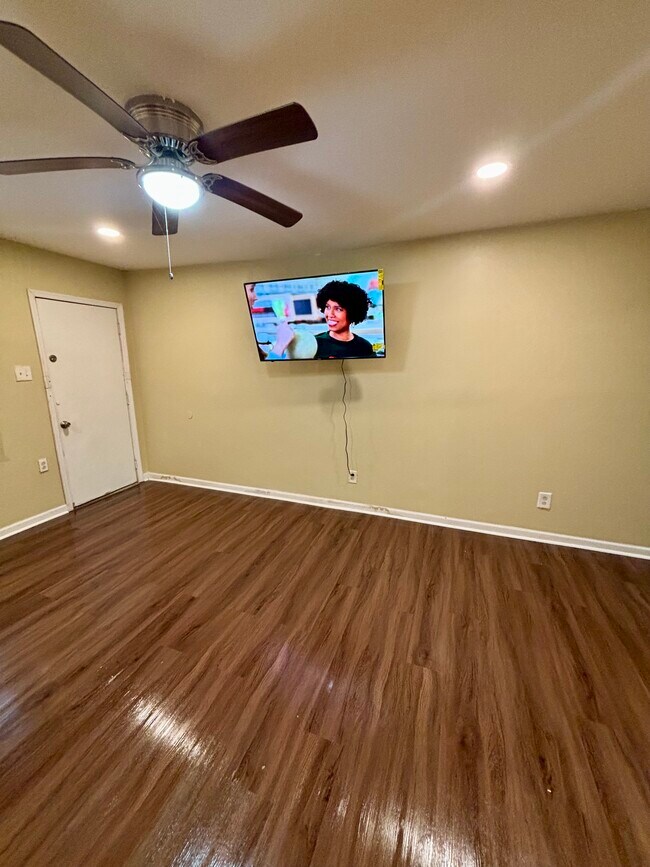 Foto del edificio - 6043 Wister St