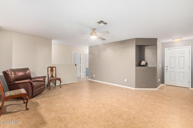 Foto del edificio - 3322 S 66th Ln