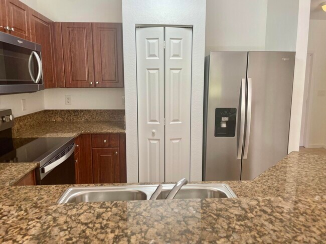 Foto del edificio - 5176 SE Mariner Garden Cir