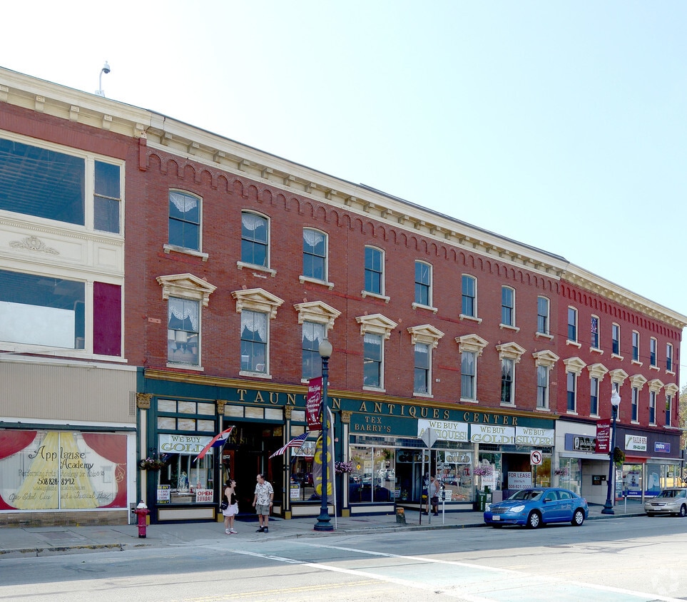 Primary Photo - Union Block Apartments