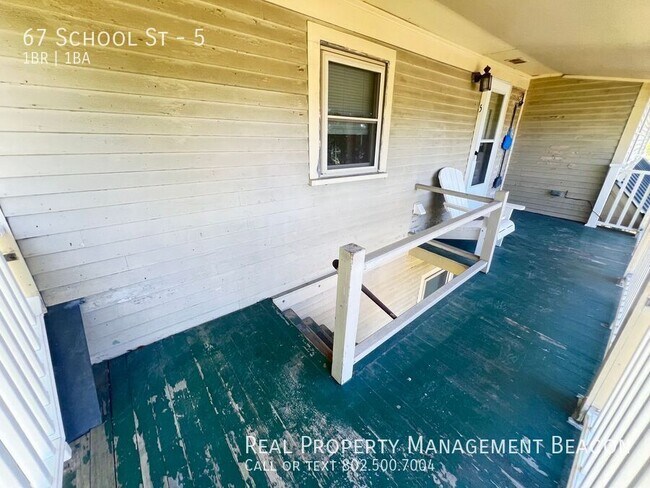 Building Photo - 67 School St