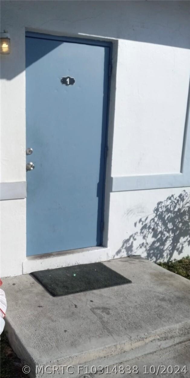 Building Photo - 736 NW 14th Terrace
