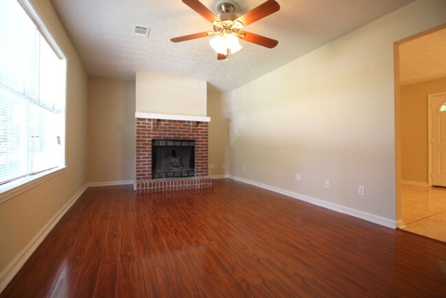 Foto del edificio - 3 bdrm, 2.5 bath in Stone Mountain