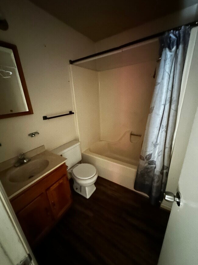 Foto del edificio - 930 Banks Rd