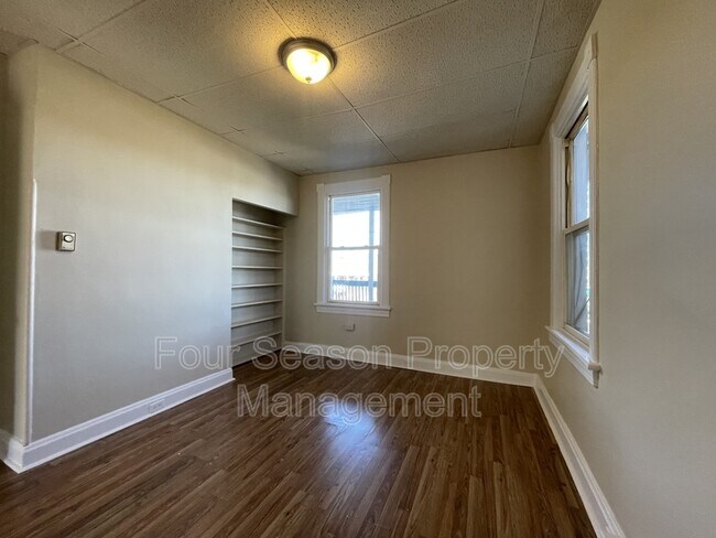 Foto del edificio - 616 W Franklin St