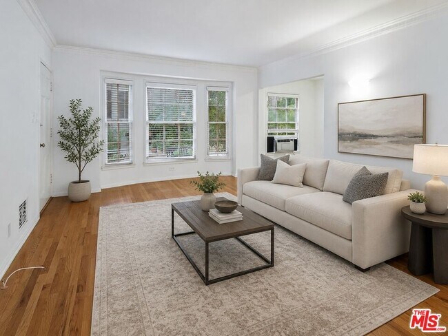 Foto del edificio - 8569 Holloway Dr