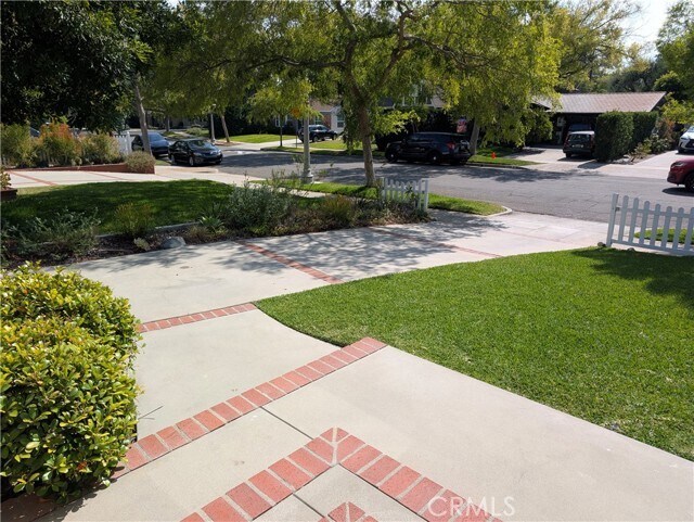 Foto del edificio - 582 N Sunnyslope Ave