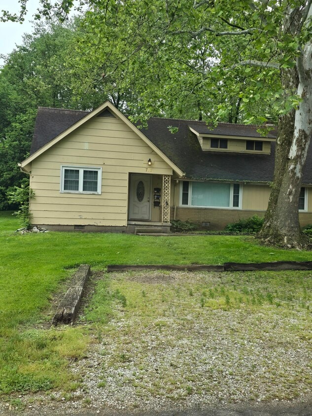 Foto principal - 712 S Brittain Ave