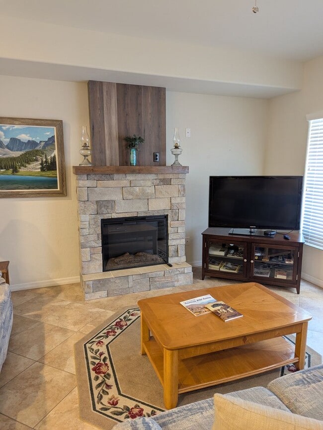Foto del edificio - Fully Furnished Sun City House