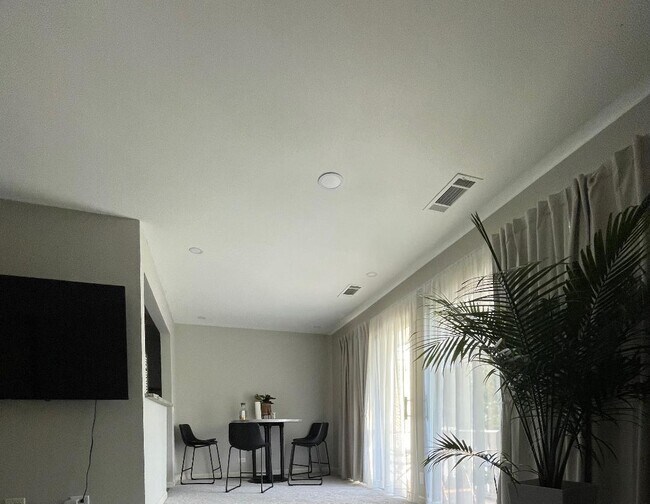 Foto del edificio - 1054 Driftwood Ct