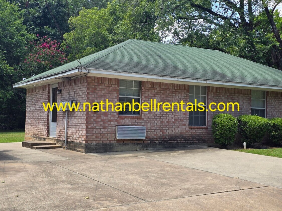 Foto principal - 736 8th St SE