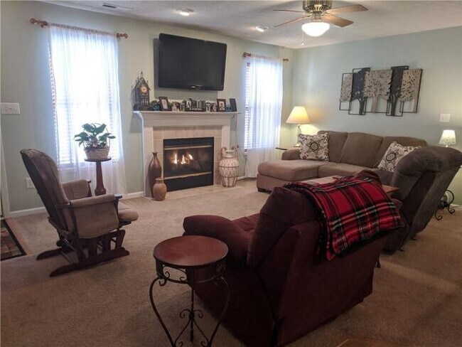Building Photo - 3 bedroom in Avon IN 46123