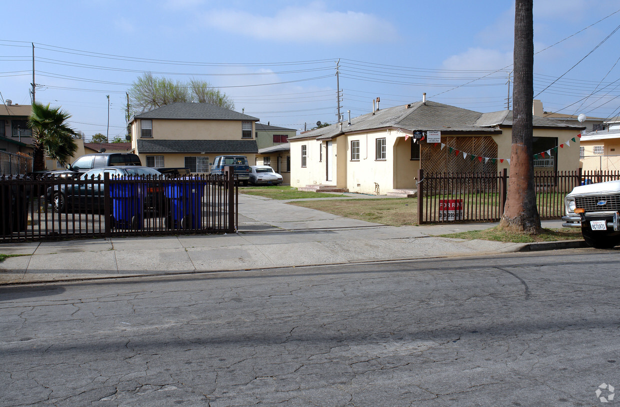 Primary Photo - 4014-4020 W 102nd St