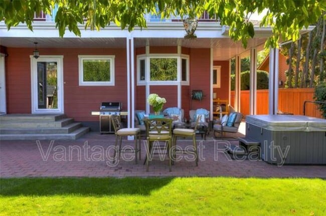 Building Photo - 1556 Pritchard Dr