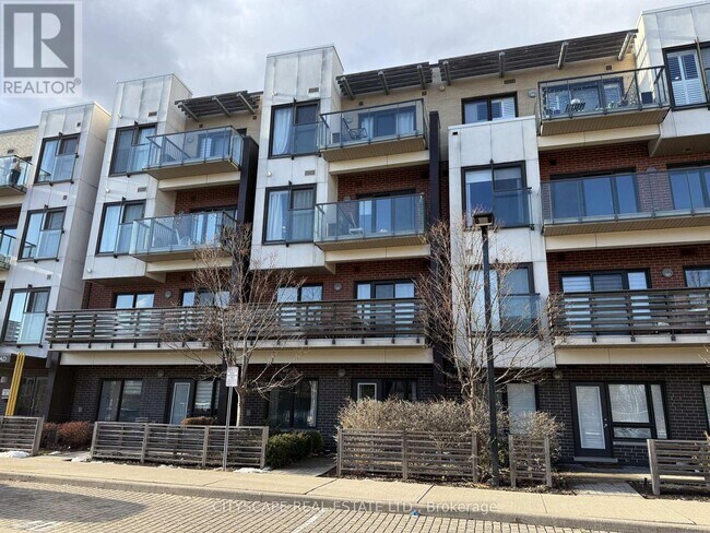 Photo du bâtiment - 5035 Harvard Rd