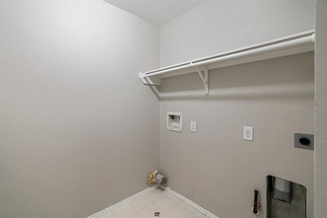 Building Photo - 7642 Appleberry Dr