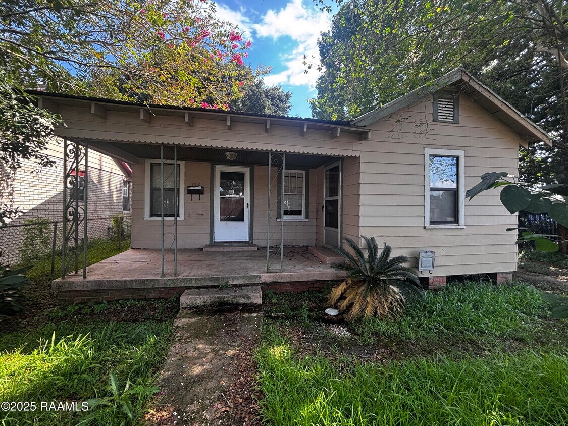 Primary Photo - 136 Tissington St