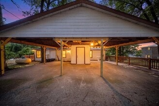 Building Photo - 203 Farmer Dr