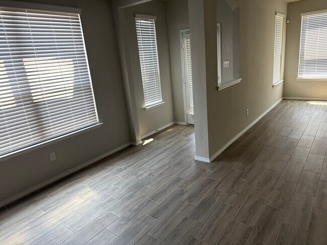 Building Photo - 2956 Plumbago Dr