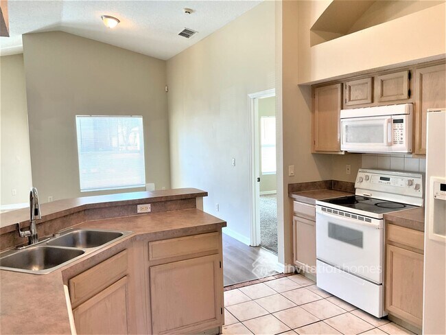 Building Photo - 165 Harwood Cir