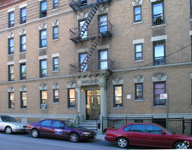 Foto del edificio - 723 Oakland Pl