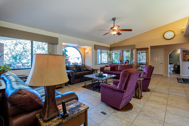 Building Photo - 100 Sky Trail Dr