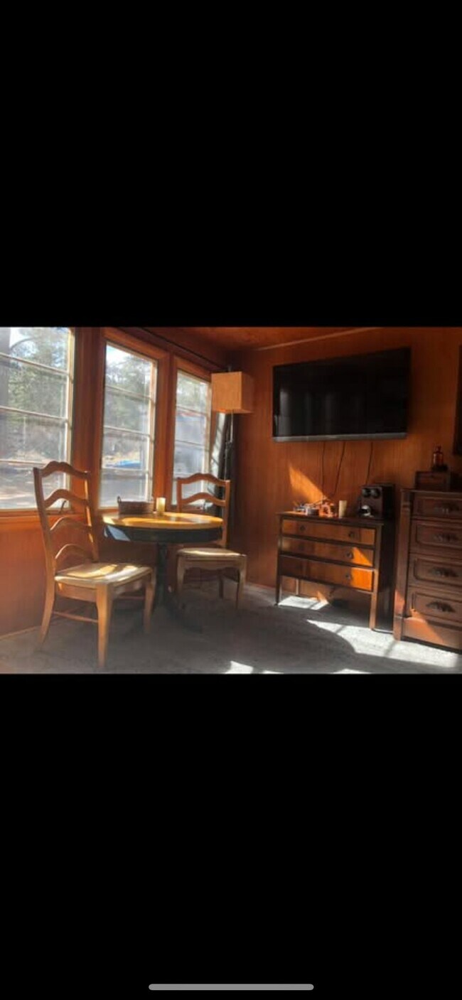 Foto del edificio - 162 Evergreen Ln