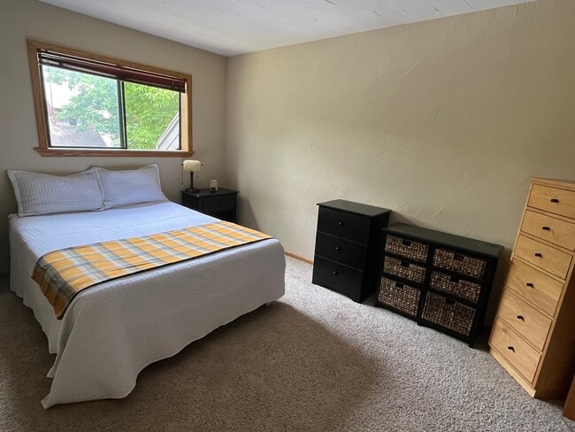Building Photo - 3092 Edison Ct