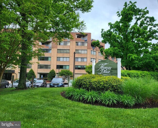 Foto del edificio - 1951 Sagewood Ln