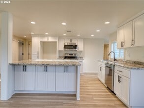 Building Photo - 33871 NE Blossom Dr