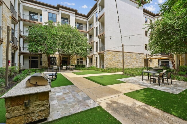 Courtyard - District 28
