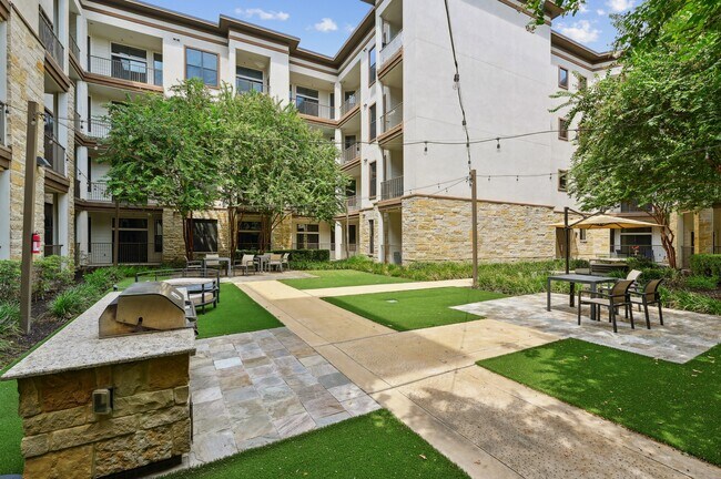 Patio - District 28