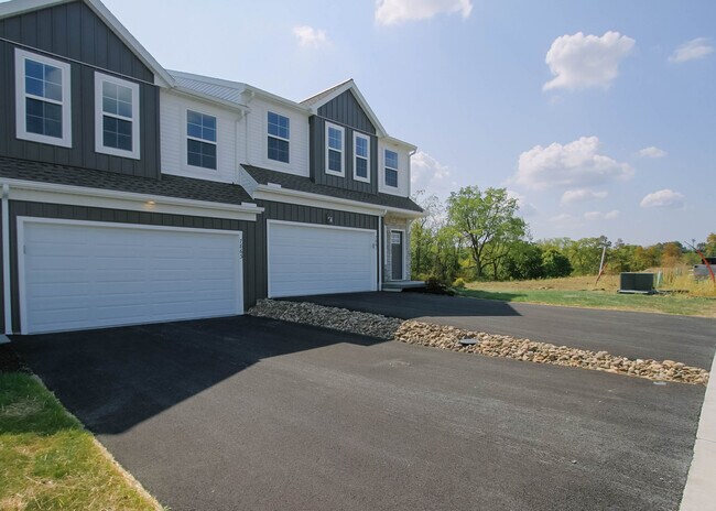 Building Photo - 7861 Oak Brook Dr