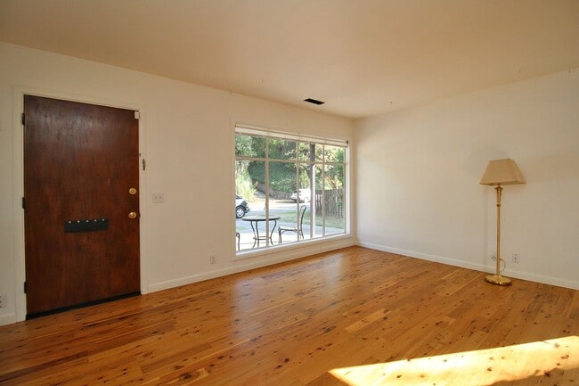 Foto del edificio - 2923 NE 92nd Ave