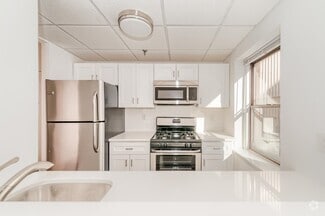 Building Photo - 227 Christopher Columbus Dr