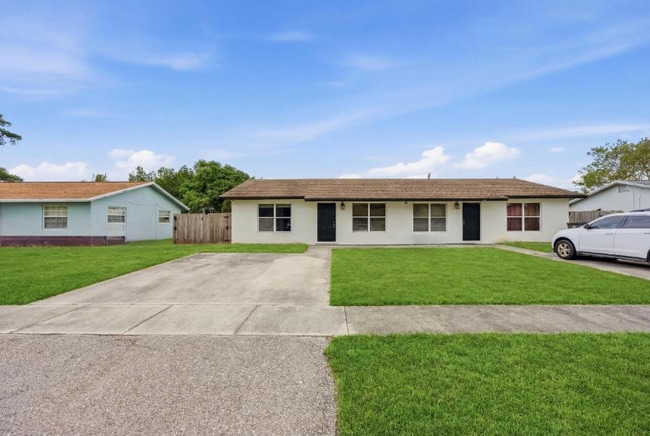 Foto del edificio - 3846 Roan Ln