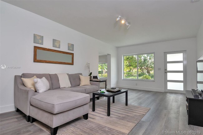 Building Photo - 3810 SW 61st Ave