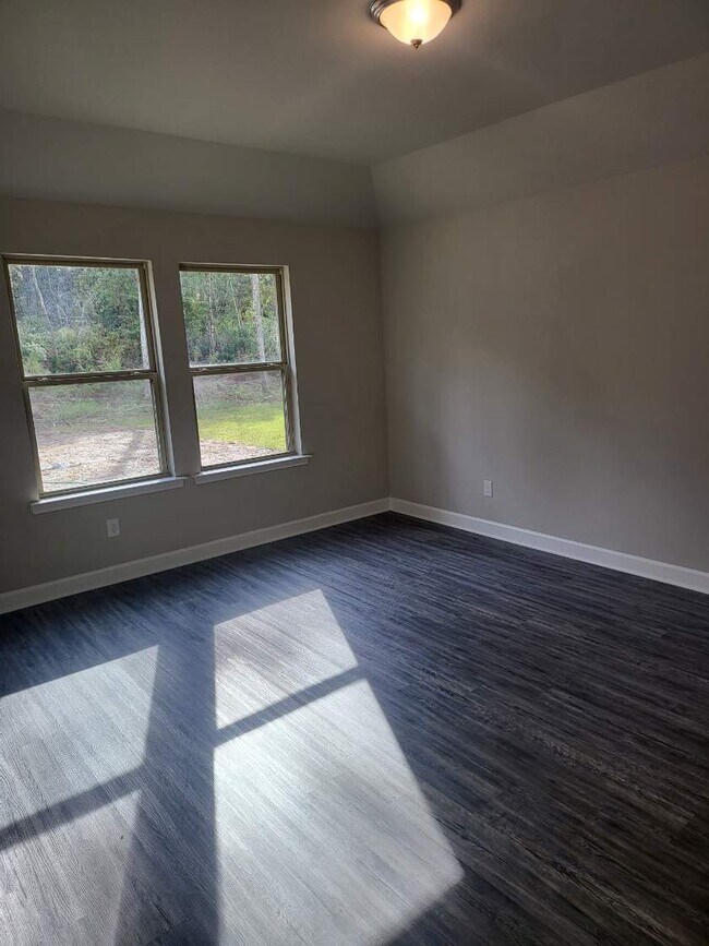 Foto del edificio - 7224 Lillie Dr
