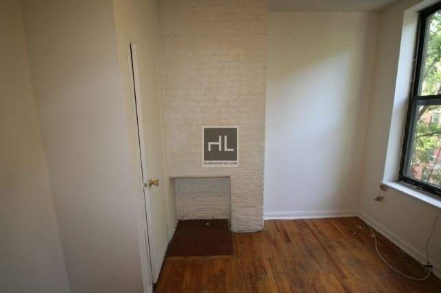 Building Photo - East 9th Street