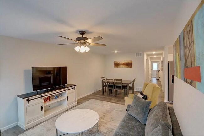 Foto del edificio - 10008 Aspen Ln